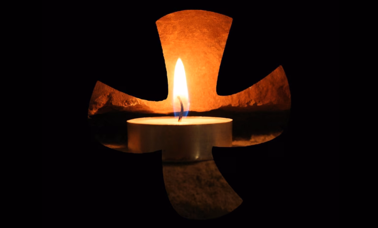 Kaars met Taiz kruis